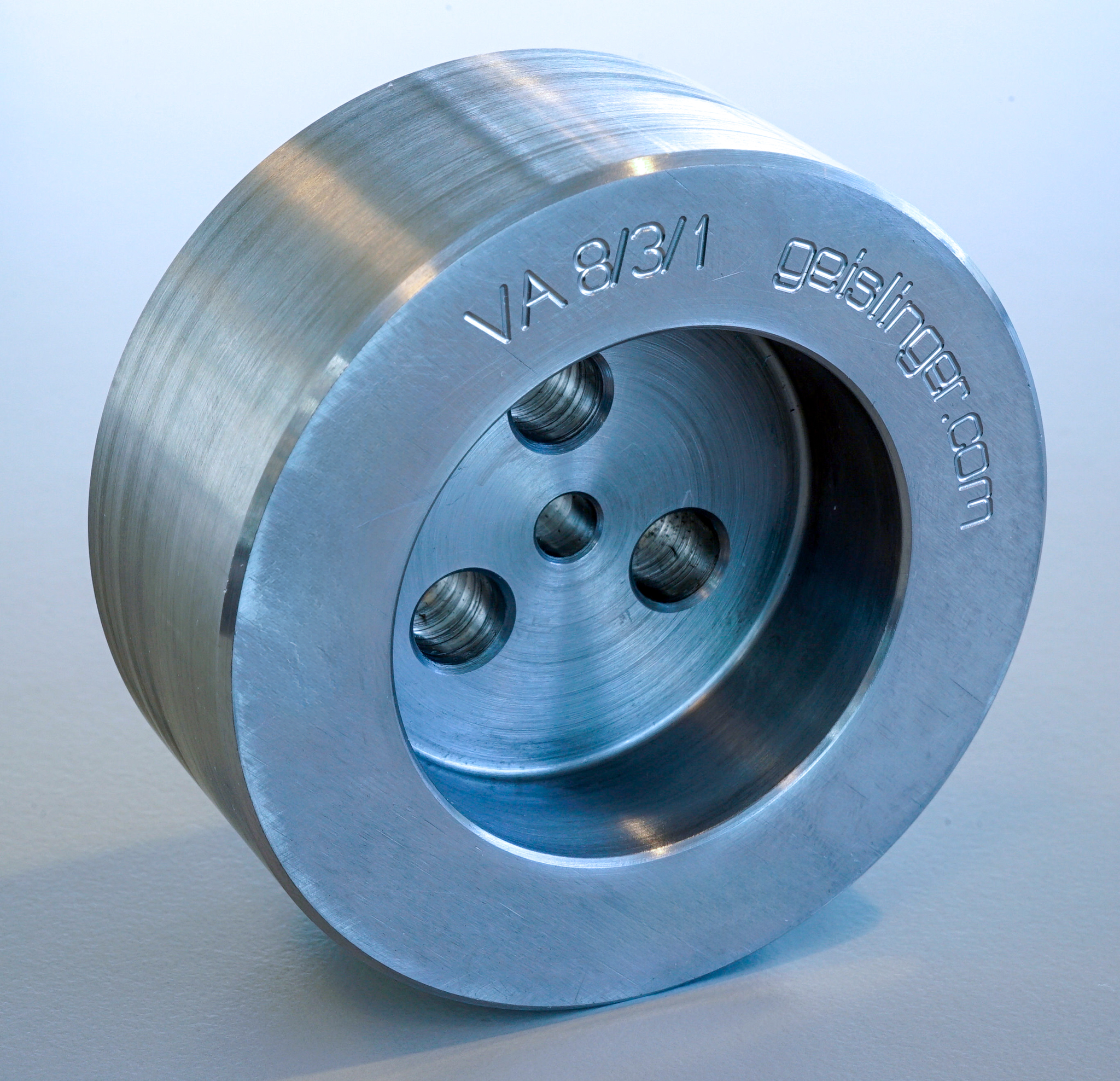 Picture 1: Injection Pump Damper with an outer diameter of just 8 cm and a weight of just 1 kg.