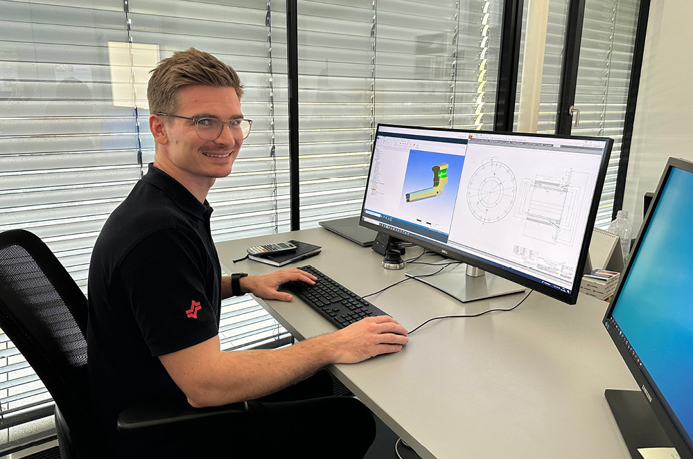 Figure 1: Our FEM engineer, Moritz Schwarz, working on the structural optimization of the Geislinger Hub.