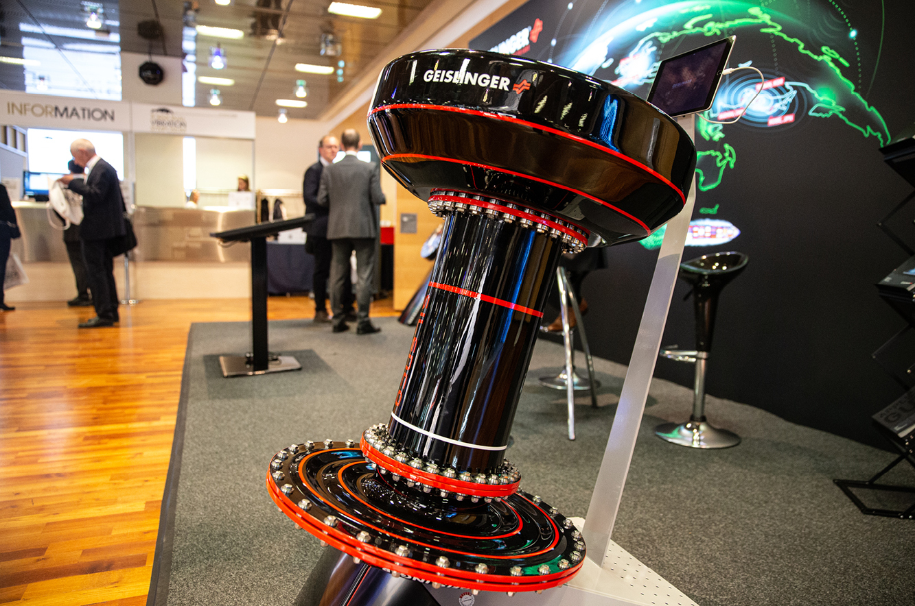 Picture 5: The Geislinger SILENCO® Coupling, an acoustically optimized misalignment coupling that consists of flanges, maintenance-free composite membranes with increased damping properties, composite shafts, and steel spacers