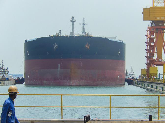 Very large crude carrier with an installed crp geislinger coupling