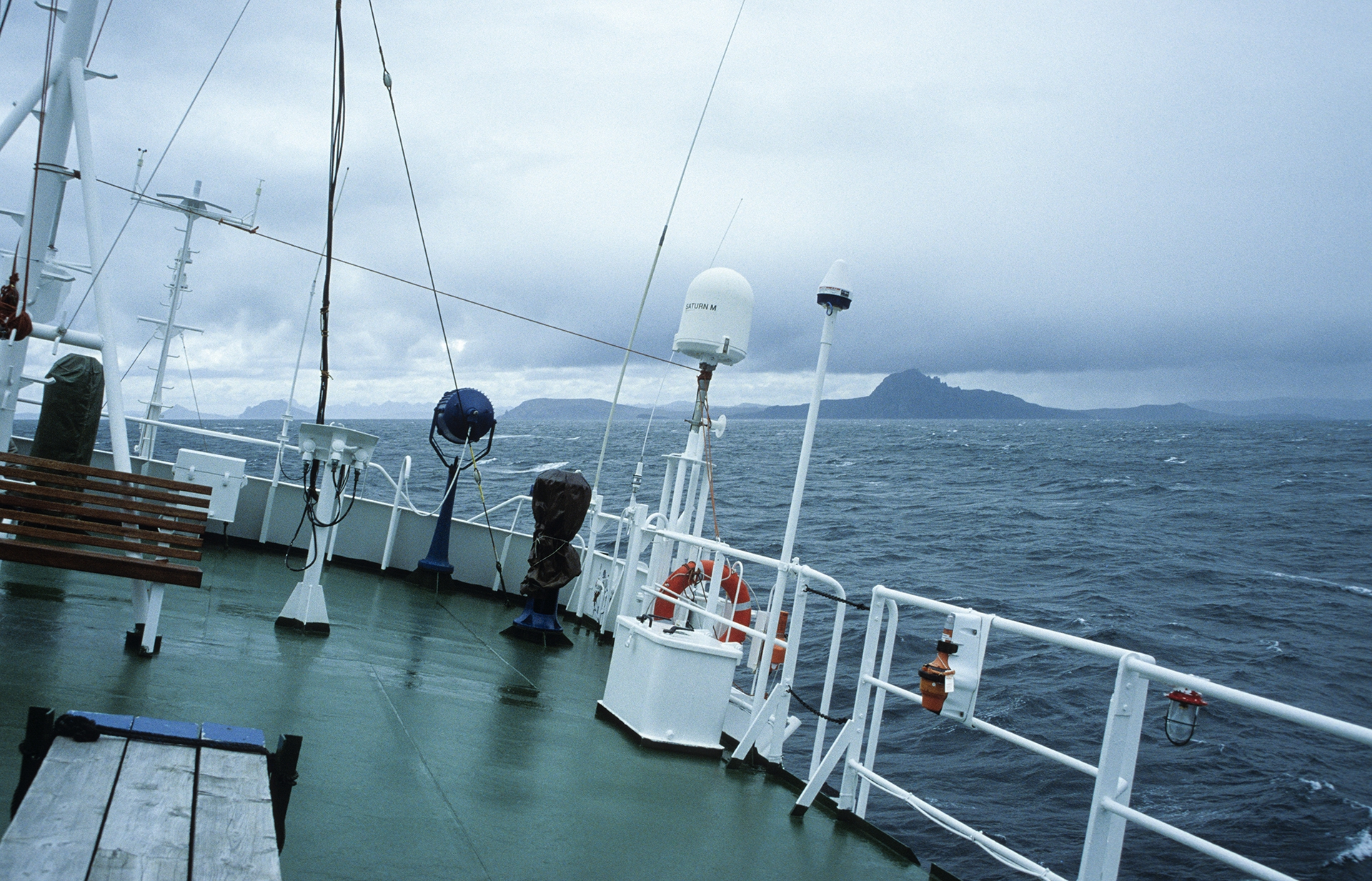 Vessel with geislinger coupling article